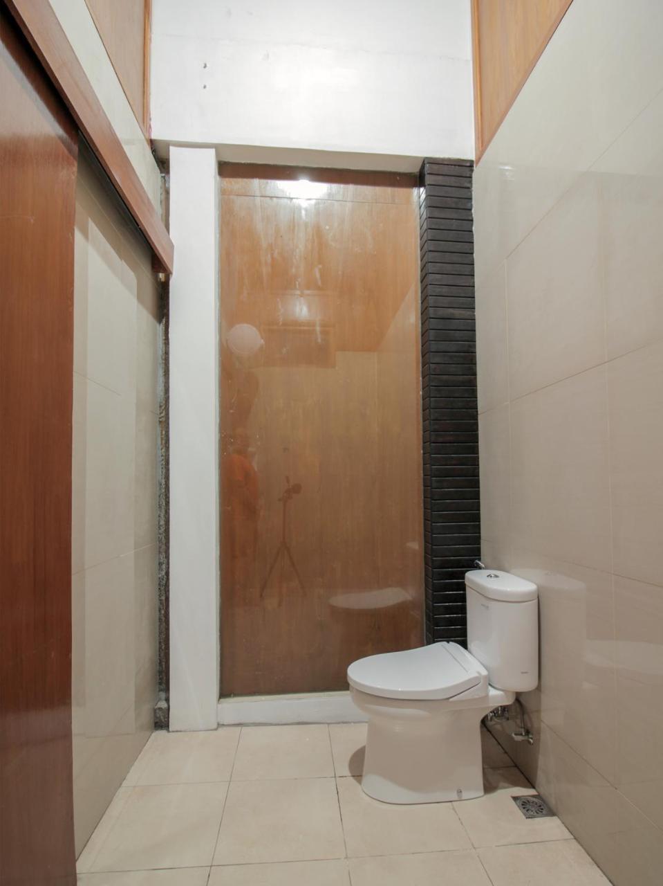 Hotel Oyo 208 G House Jakarta Exterior foto