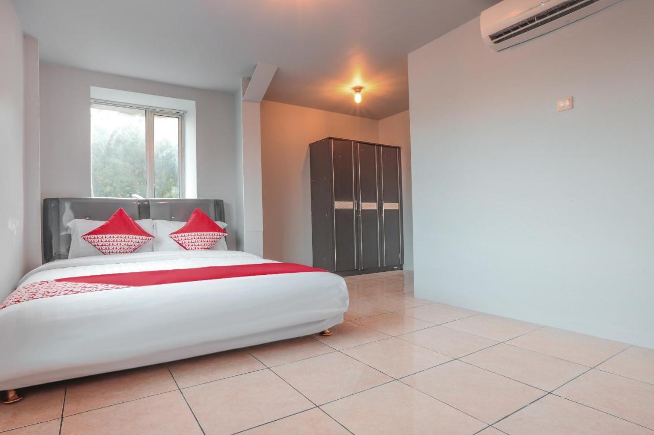 Hotel Oyo 208 G House Jakarta Exterior foto